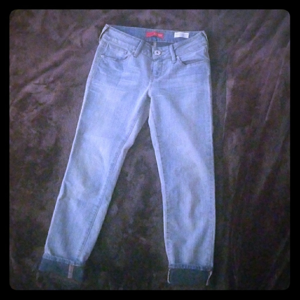 Light blue Guess ankle jeans